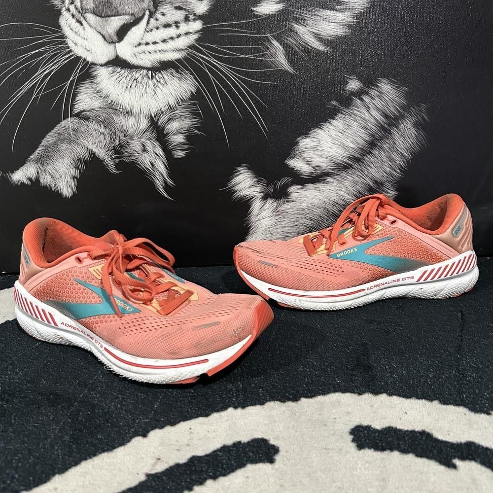 Brooks Adrenaline GTS 22 1203531B680 Athletic Sneaker Women's 8.5B Orange Mesh